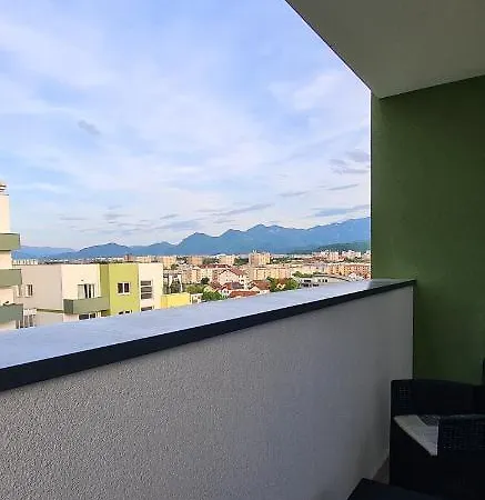 Quiet Place With Mountain View Apartment *